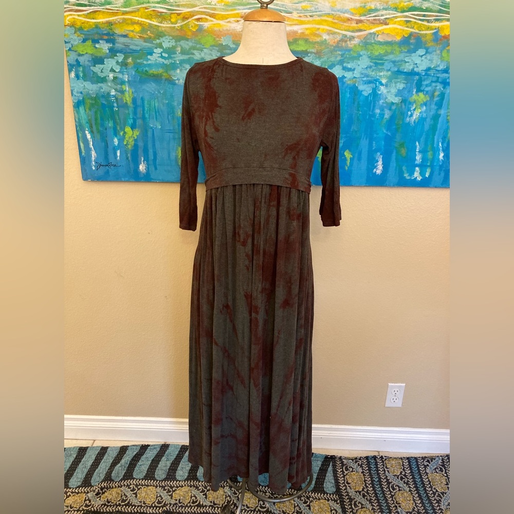 Crewneck maternity maxi dress